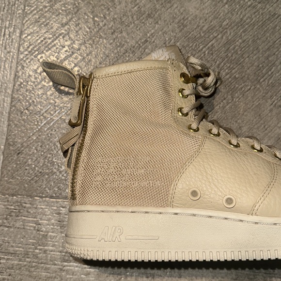 Air Force One SF Mid - Picture 7 of 11